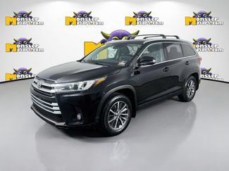 Used 2019 Toyota Highlander XLE AWD/4WD video 1