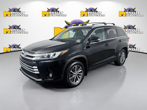 Used 2019 Toyota Highlander XLE AWD/4WD image 1