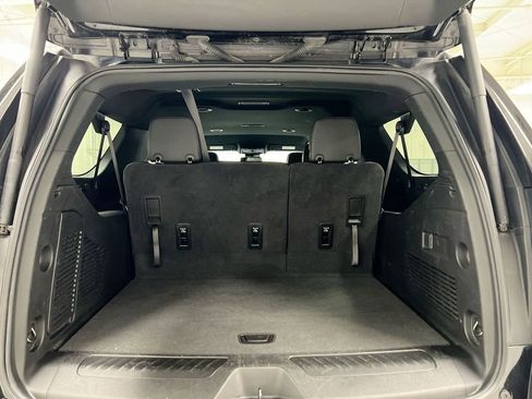 Used 2024 Chevrolet Suburban LT image 25