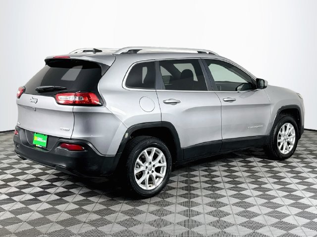 Used 2018 Jeep Cherokee Latitude FWD image 8