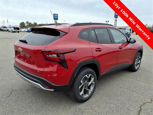 New 2026 Chevrolet Trax LT w/ Driver Confidence Package image 5