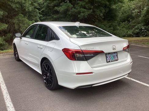 Used 2022 Honda Civic Sport image 9
