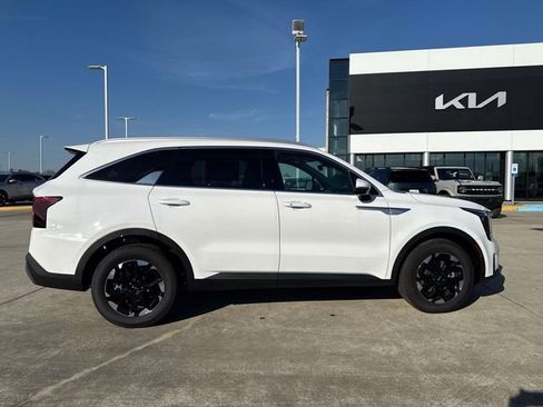 New 2026 Kia Sorento S w/ S Panoramic Sunroof Package FWD image 10