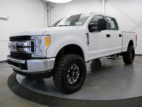 Used 2017 Ford F350 XL AWD/4WD image 3
