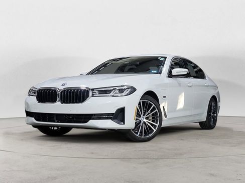 Used 2023 BMW 530e w/ Executive Package image 1