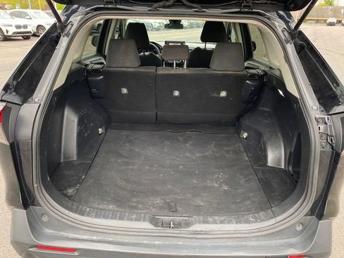 Used 2021 Toyota RAV4 LE FWD image 19