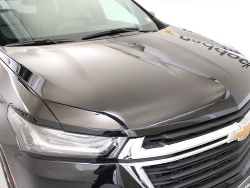Used 2023 Chevrolet Traverse LS FWD image 12