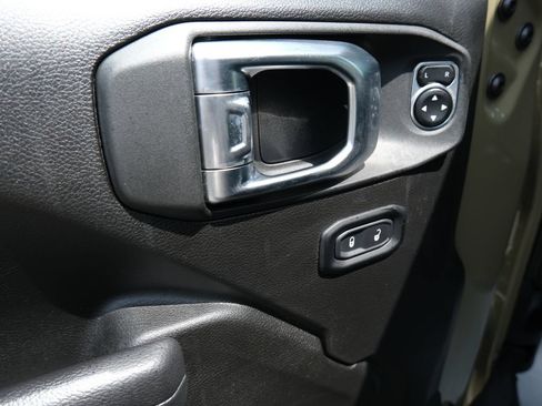 Used 2025 Jeep Wrangler Unlimited Sport AWD/4WD image 26