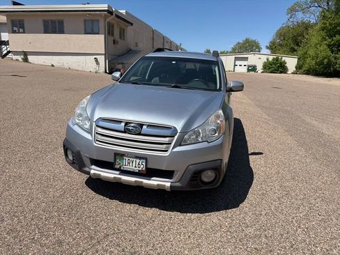 Used 2014 Subaru Outback 2.5i Limited w/ Moonroof Package AWD/4WD image 7
