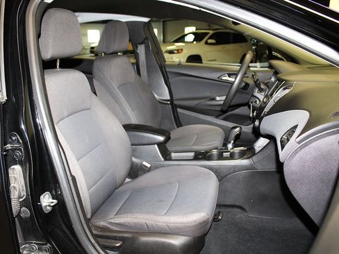 Used 2019 Chevrolet Cruze LT FWD image 27