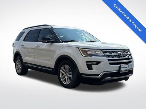 Used 2018 Ford Explorer XLT w/ Equipment Group 201A AWD/4WD image 1