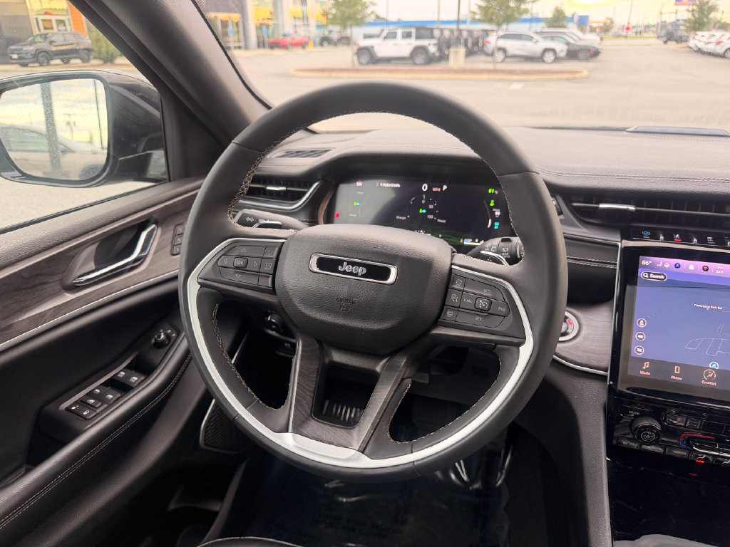 Used 2024 Jeep Grand Cherokee Limited 4xe AWD/4WD image 16