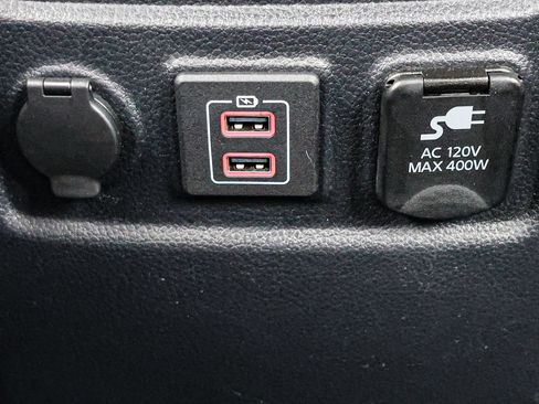 Used 2024 Nissan Titan SV w/ SV Convenience Package RWD image 44