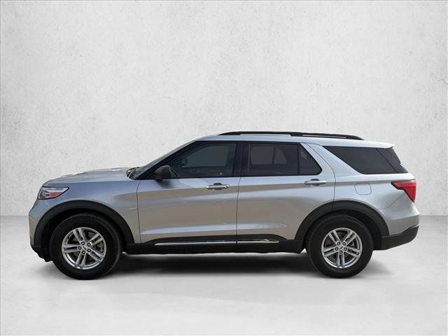 Used 2022 Ford Explorer XLT RWD image 2