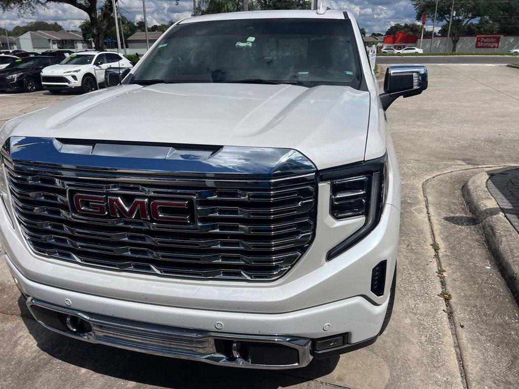 Used 2022 GMC Sierra 1500 Denali RWD image 2