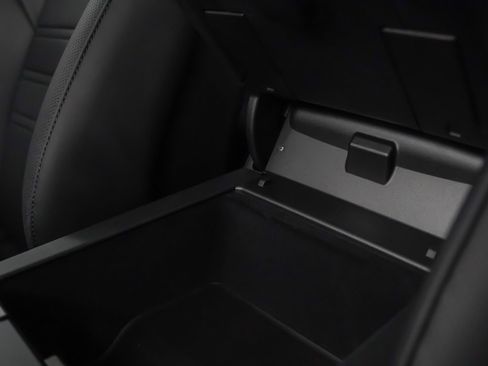 New 2026 Porsche Cayenne GTS image 34