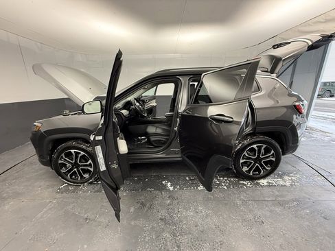 Used 2022 Jeep Compass Limited image 18