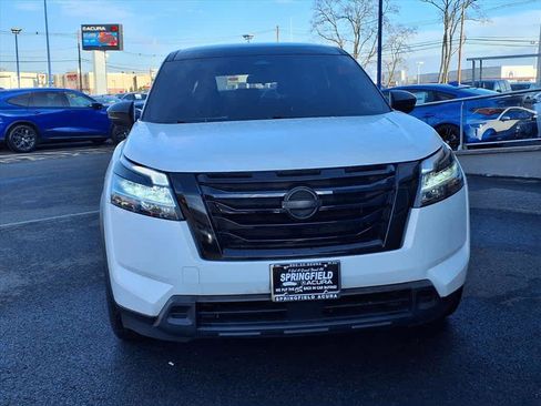 Used 2022 Nissan Pathfinder S image 2