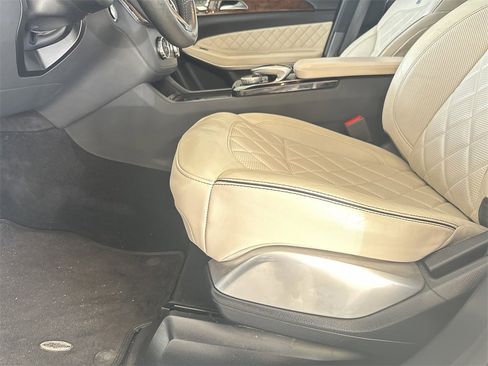 Used 2019 Mercedes-Benz GLS 550 4MATIC image 14