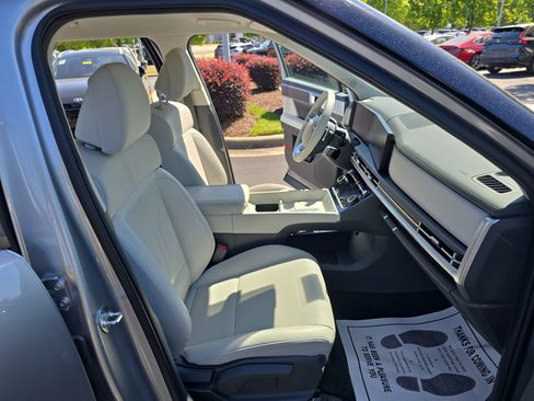 Used 2024 Hyundai Santa Fe SEL FWD image 10