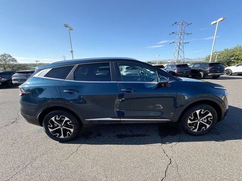 Used 2024 Kia Sportage EX AWD/4WD image 4
