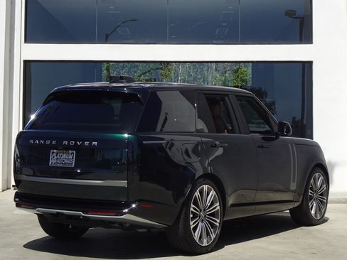 Used 2025 Land Rover Range Rover SE AWD/4WD image 7