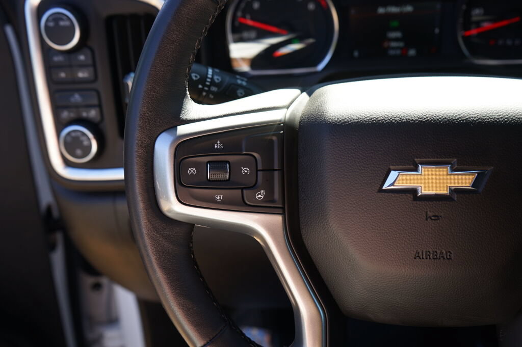 Used 2022 Chevrolet Silverado 1500 LT AWD/4WD image 23