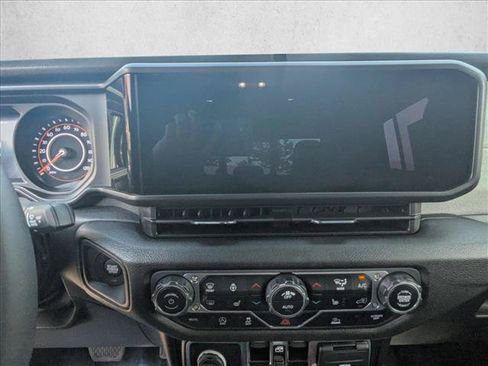 Used 2025 Jeep Gladiator Sport AWD/4WD image 15