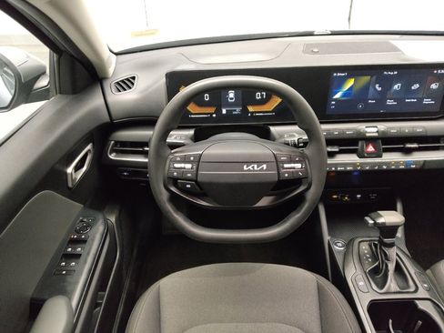 Used 2025 Kia K4 FWD image 22