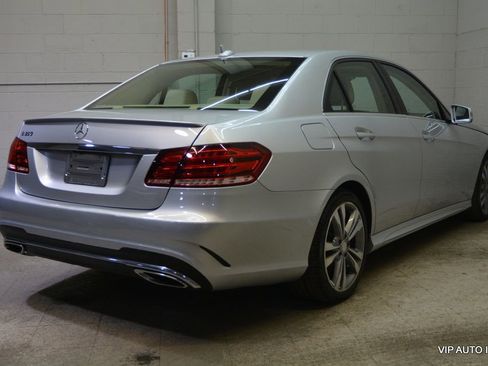 Used 2014 Mercedes-Benz E 350 Sedan image 4