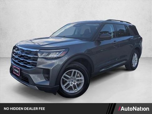 Used 2025 Ford Explorer Active RWD image 1