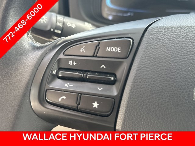 Used 2025 Hyundai Venue SEL FWD image 27