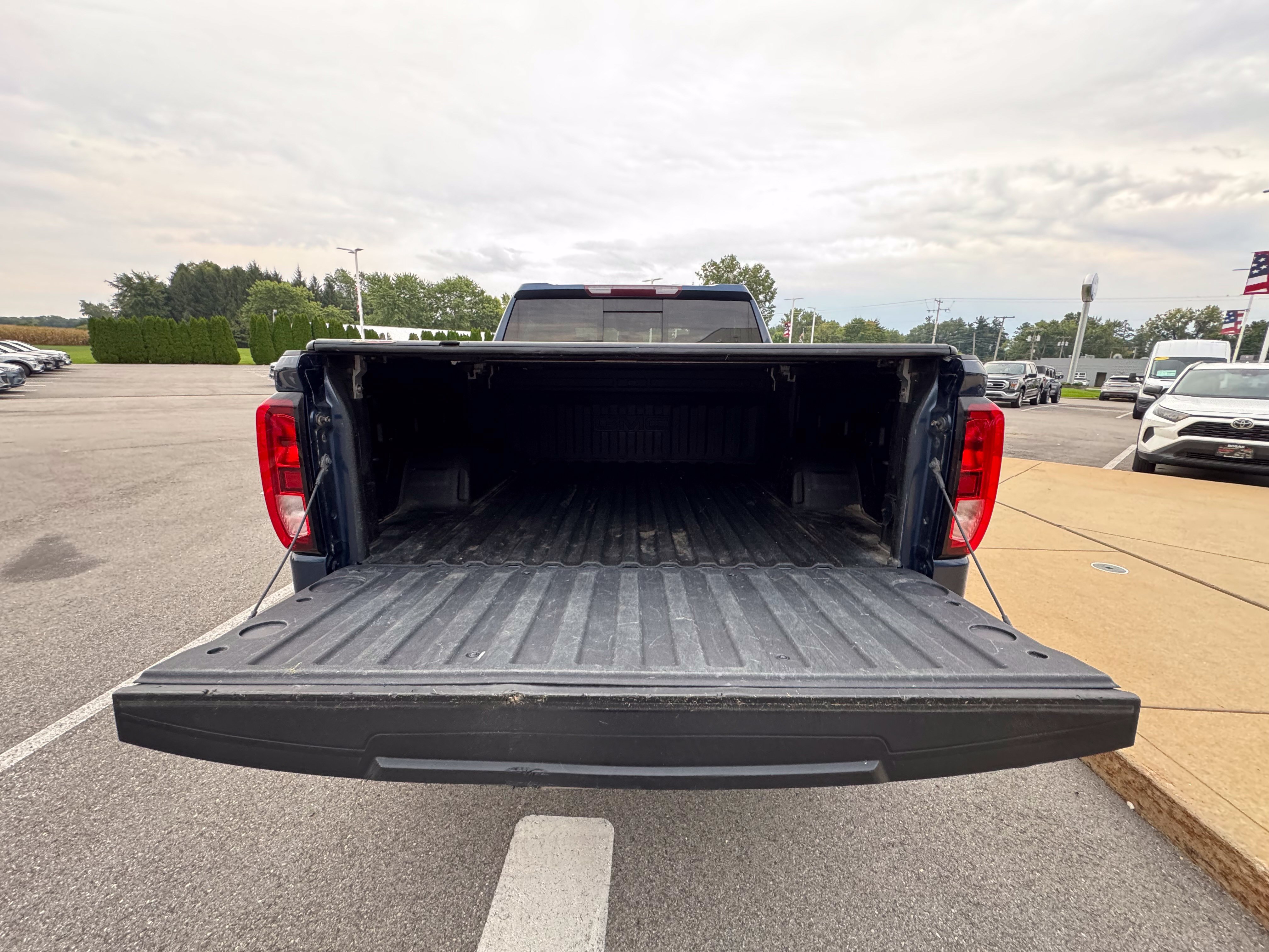 Used 2019 GMC Sierra 1500 SLE w/ SLE Value Package AWD/4WD image 21