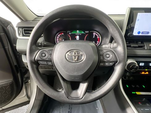 Used 2025 Toyota RAV4 XLE w/ Convenience Package FWD image 18