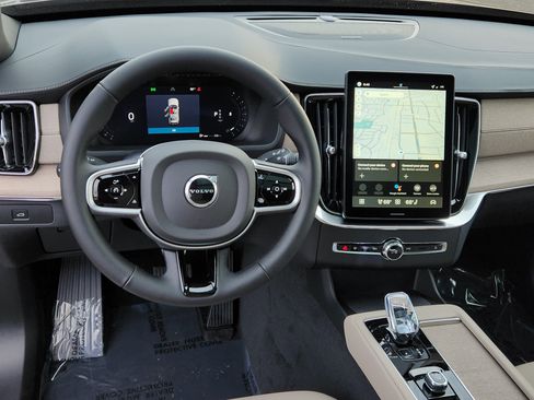 New 2026 Volvo XC90 B6 Plus w/ Protection Package image 8