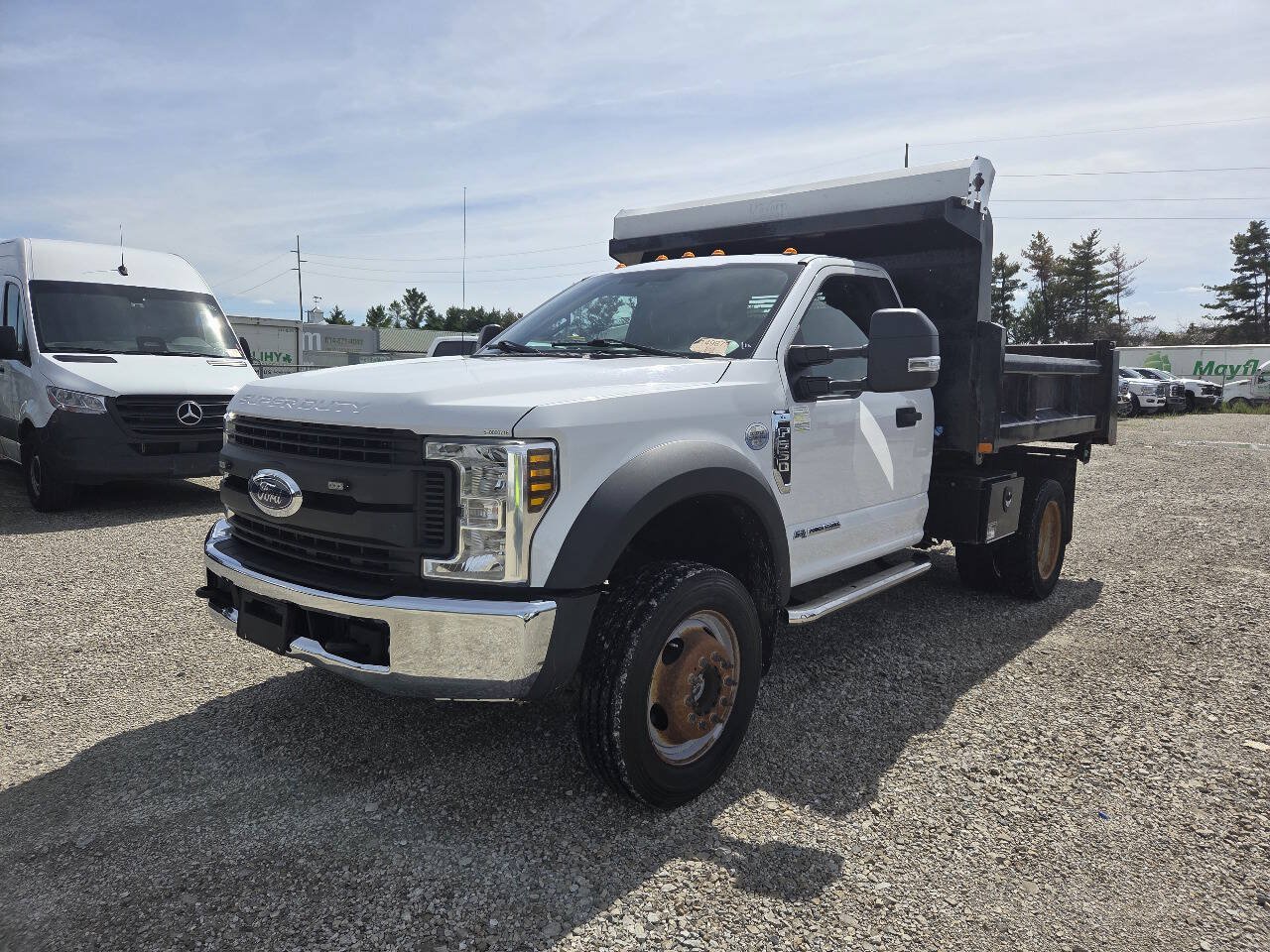 Used 2019 Ford F550 4x4 Regular Cab Super Duty image 3