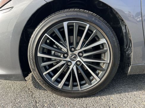 Used 2025 Lexus ES 350 w/ Premium Package FWD image 12