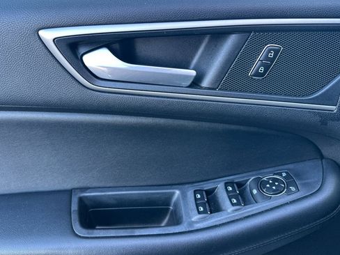 Used 2021 Ford Edge SEL image 12