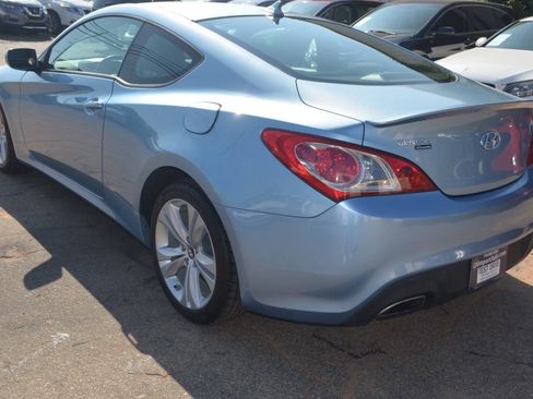 Used 2011 Hyundai Genesis 2.0T image 5