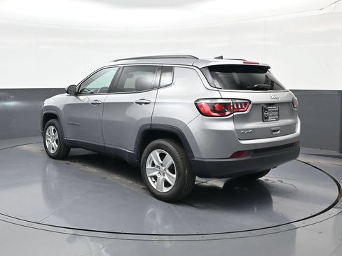 Used 2022 Jeep Compass Latitude w/ Convenience Group AWD/4WD image 7