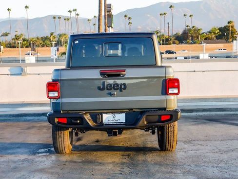 New 2025 Jeep Gladiator Sport image 8
