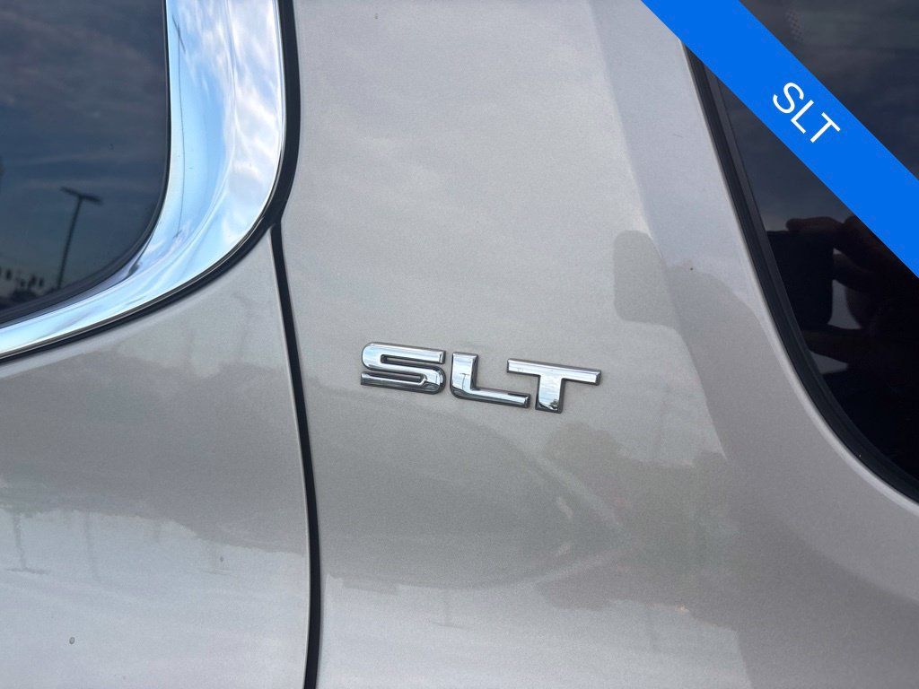 Used 2017 GMC Acadia SLT FWD image 19
