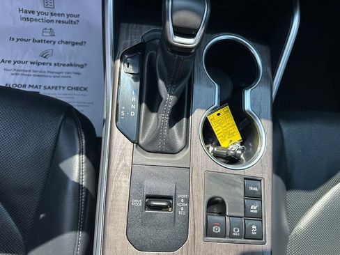 Used 2024 Toyota Highlander Platinum AWD/4WD image 21