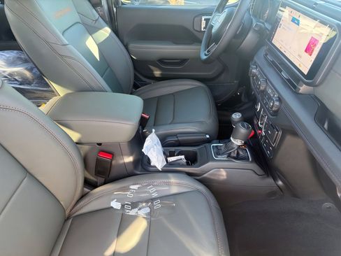 New 2026 Jeep Gladiator Mojave image 8