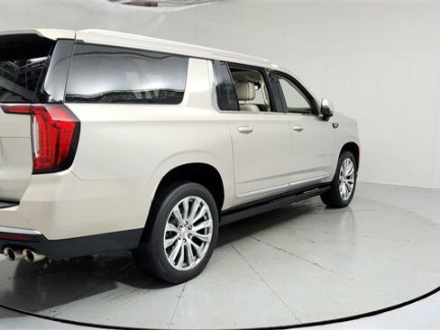 Used 2022 GMC Yukon XL Denali image 5