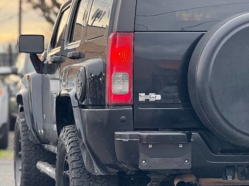 Used 2007 HUMMER H3 w/ Chrome Appearance Package image 10