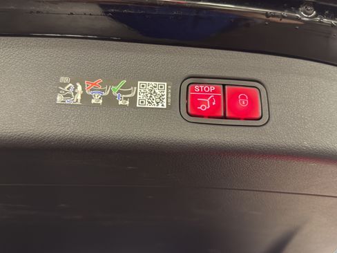 Certified 2026 Mercedes-Benz GLC 350e 4MATIC image 25
