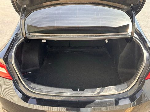 Used 2017 Chevrolet Malibu LT image 16