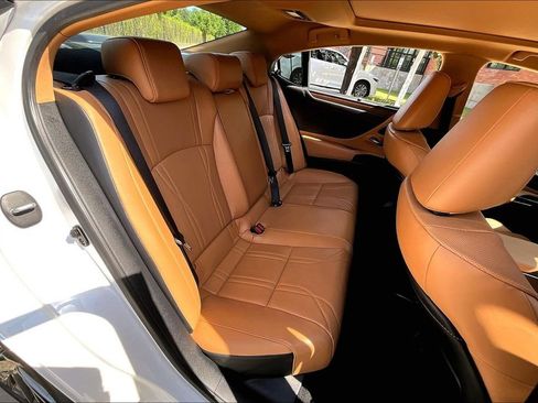 Used 2024 Lexus ES 350 Ultra Luxury w/ Accessory Package (Z2) FWD image 37