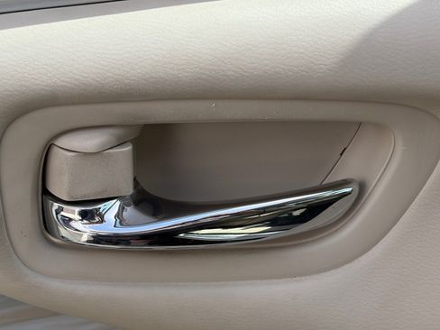 Used 2016 Nissan Murano Platinum w/ Platinum Technology Package FWD image 9
